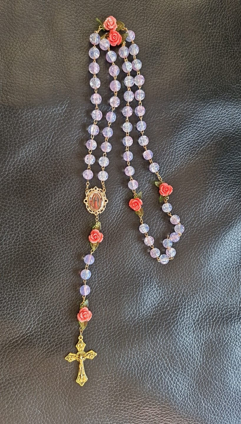 Customer photo review of Christianartworkshop Virgin Mary with Rose-Accented Rosary: Timeless Faith & Floral Faith Symbol