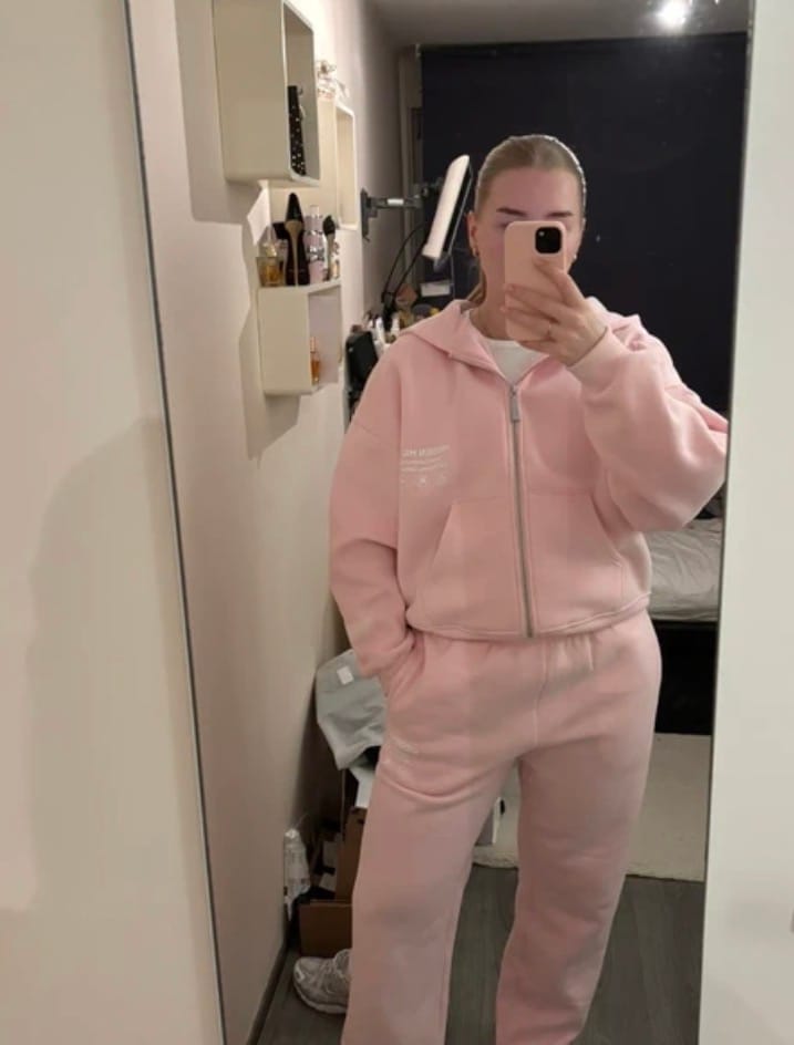 Customer photo review of LABEL ZIP HOODIE LIGHT PINK