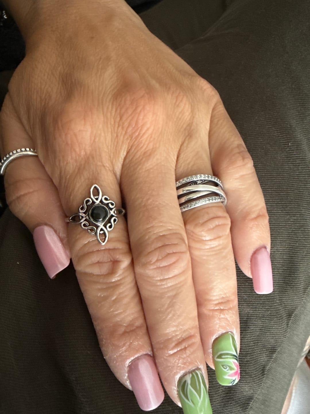 Customer photo review of Bague Ajustable "Énergie Mystique" - Noeud de Sorcière & Obsidienne