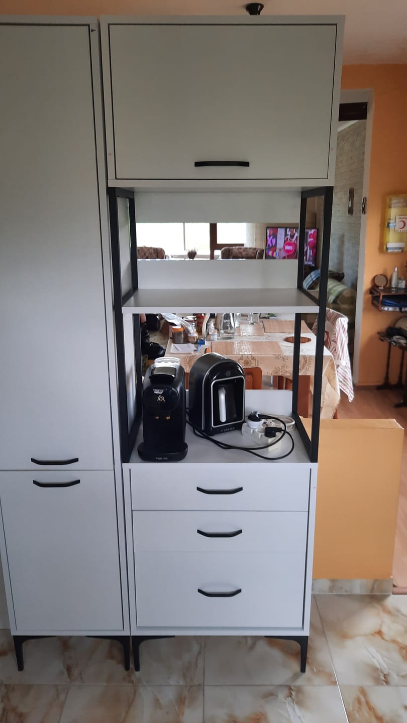 Customer photo review of Rani JE143 Çok Amaçlı Dolap 3 Kapaklı 3 Çekmeceli Kiler Mutfak Dolabı Beyaz