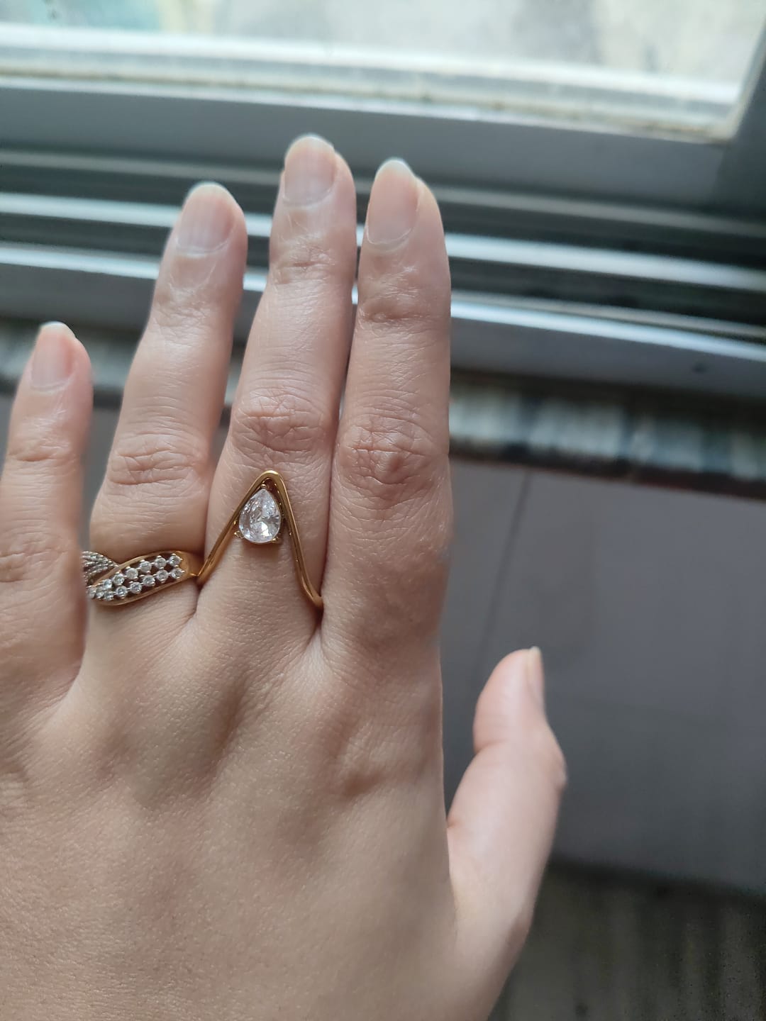 Customer photo review of Trendy Vee Diamond Ring