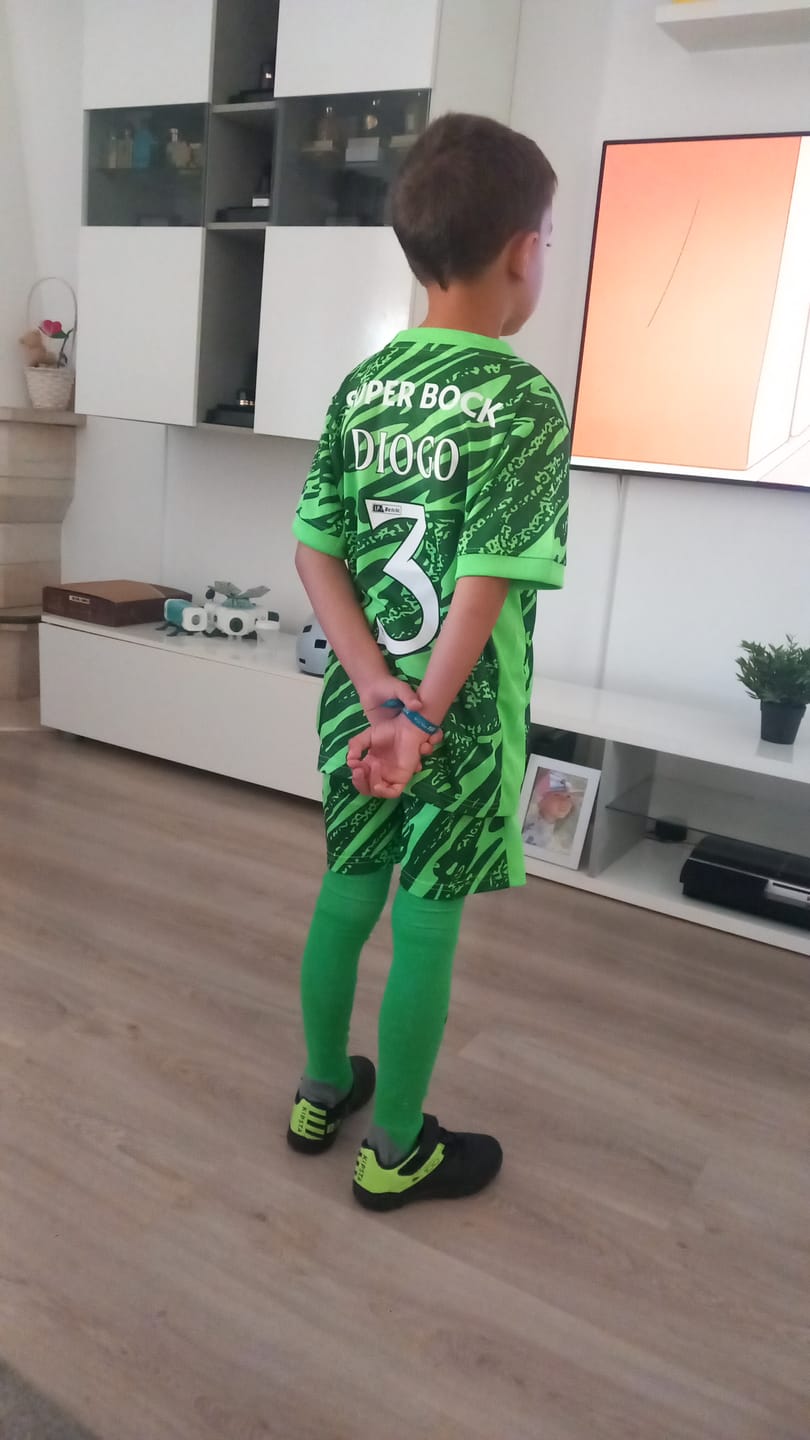 Customer photo review of Kit Infantil Sporting Guarda Redes 25/26 - com Meia