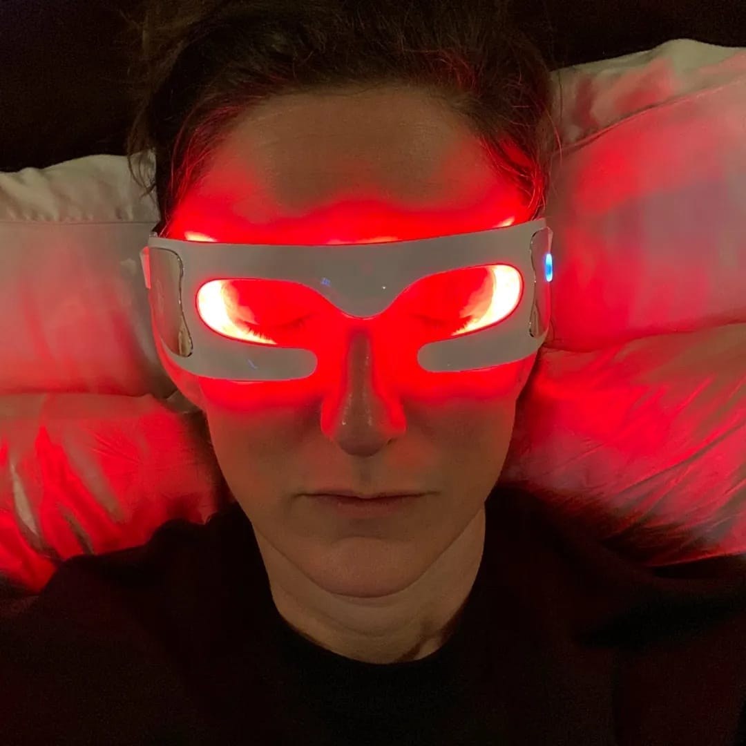 Customer photo review of Under Eye Red Light Therapy Device