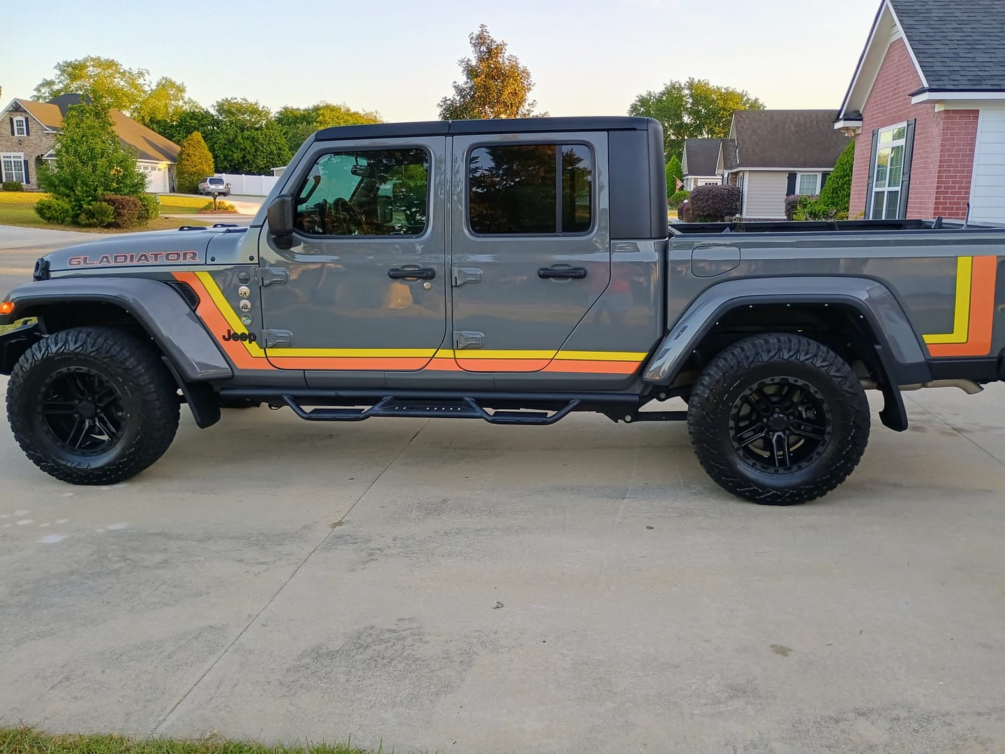 Customer photo review of Scrambler Style Stripe Kit for Jeep Gladiator