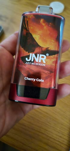Customer photo review of JNR - Falcon Pro - 28000 Bouffées - 2% de nicotine - Puff Jetable / Vape Disposable