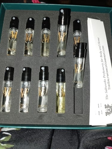 Reviewer's Fresh Experience perfume sample set showing ten small vials neatly arranged in the box.