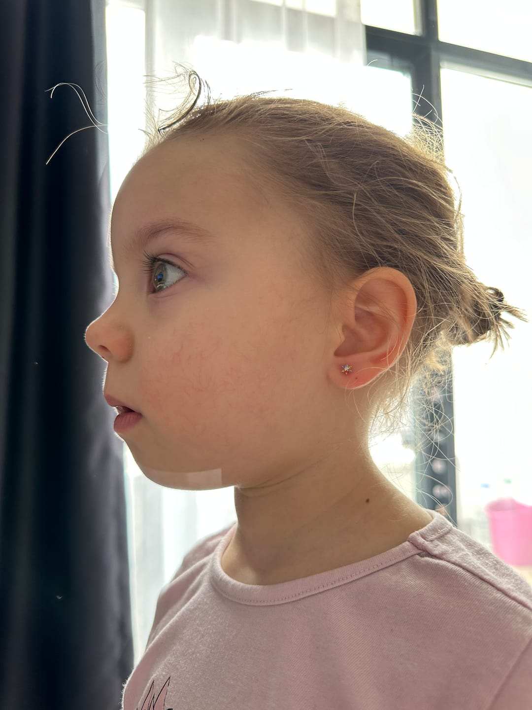 Customer photo review of Gusto Renkli Taşlı Altın Tragus Çiçek Piercing