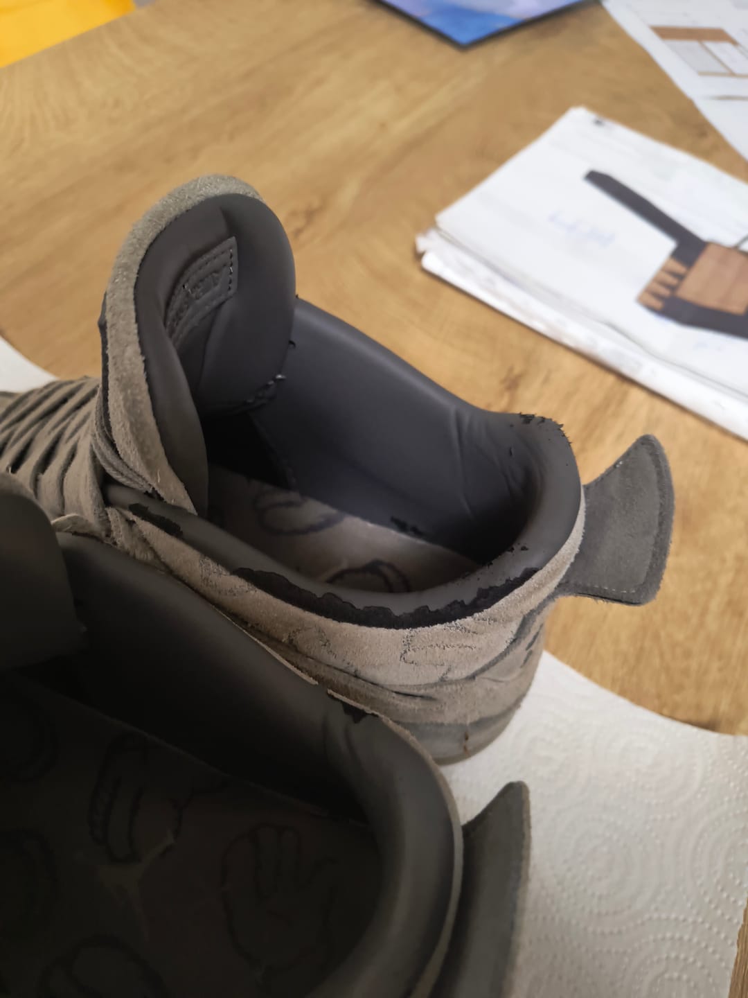 Customer photo review of Jordan 4 Retro "Kaws"