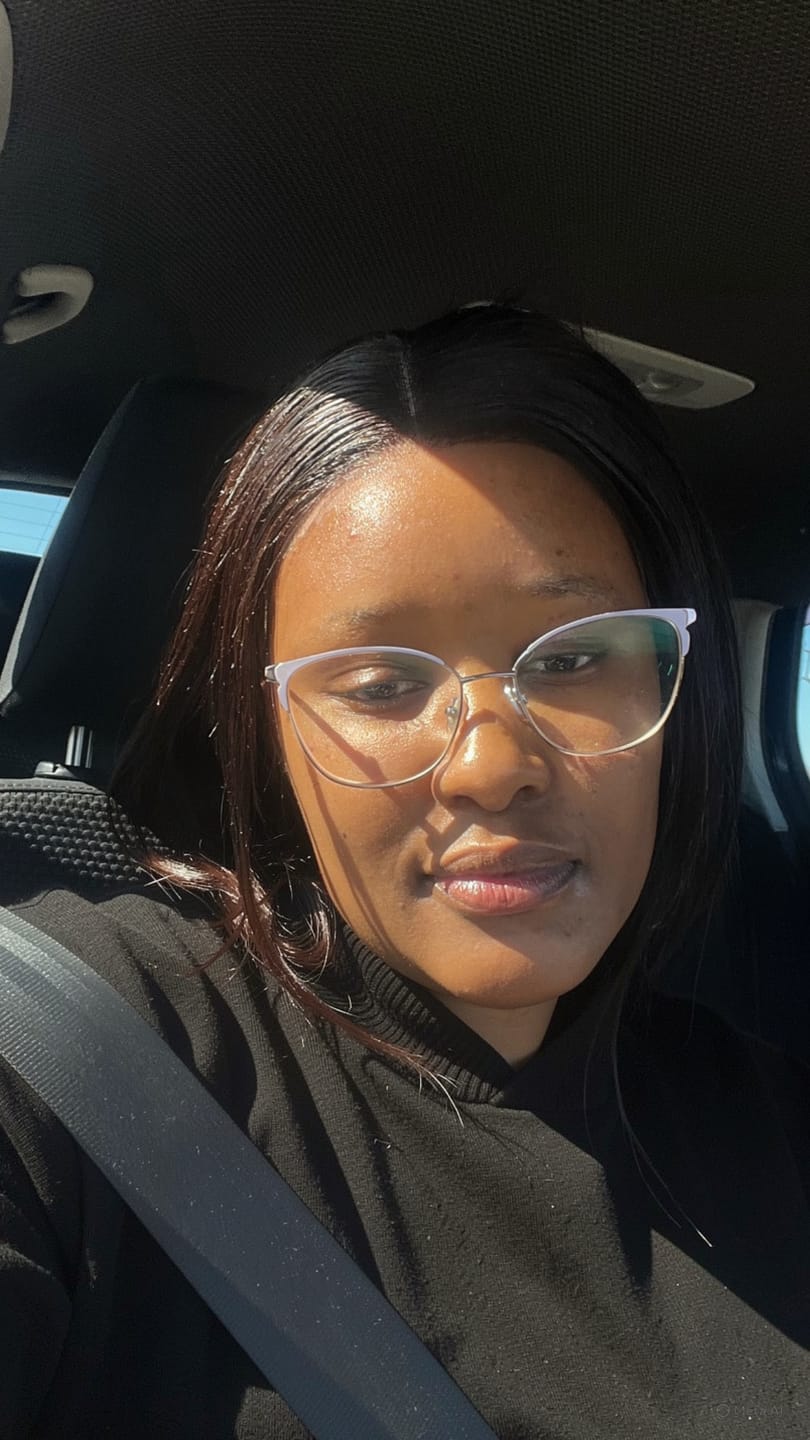Customer photo review of KAMO - Brazilian 13x4 Lace Front Wig