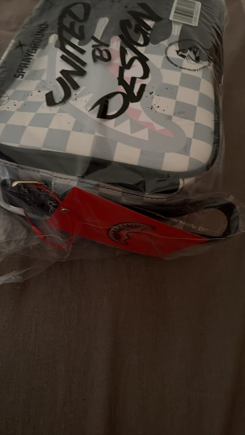 Customer photo review of NECESER CREAM CHECK SIDE DRIP TOILETRY - NEGRO - SPRAYGROUND |  910B8918NSZ