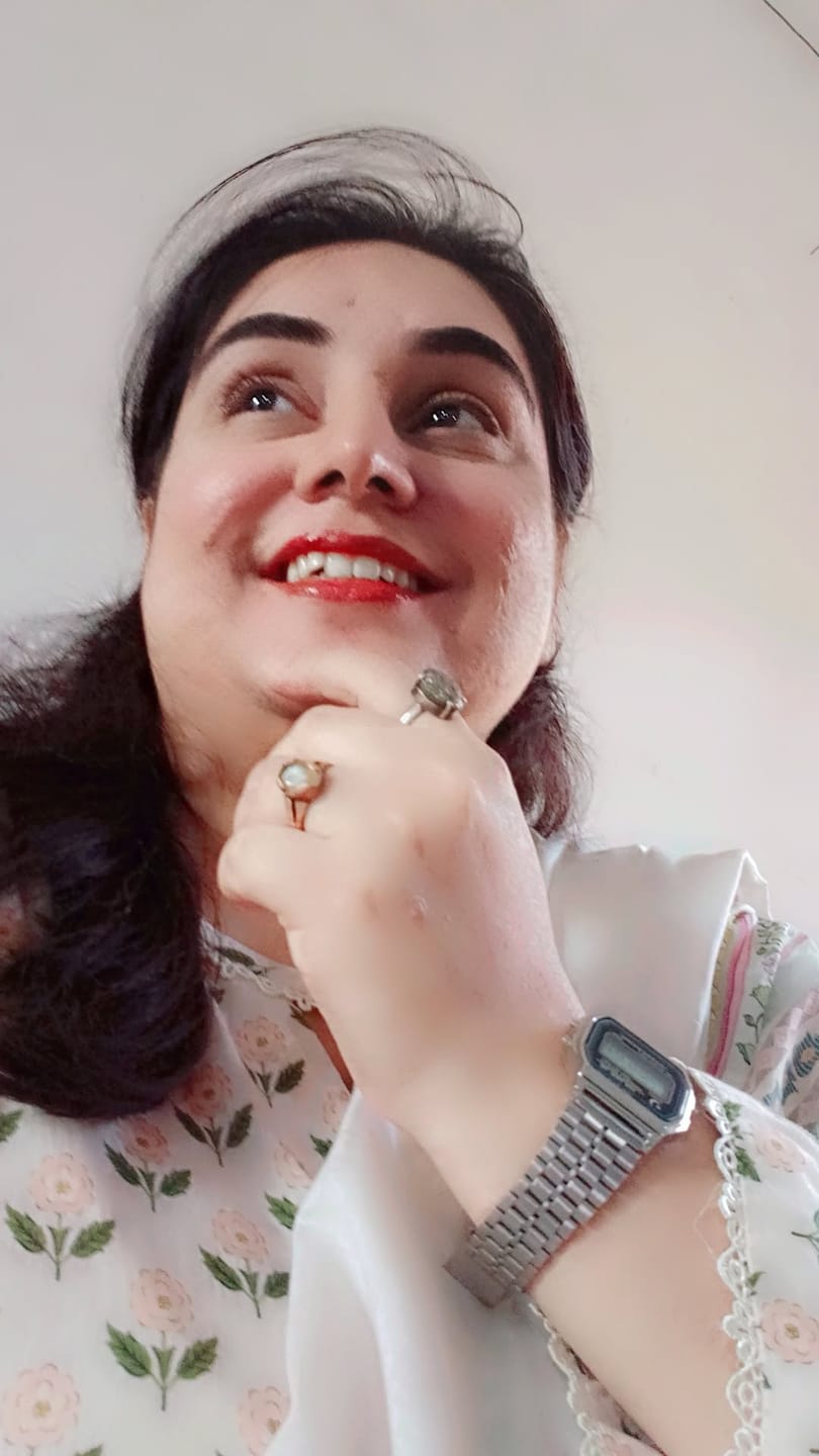 Customer photo review of Gloss POP™ - High-Shine Lip Gloss
