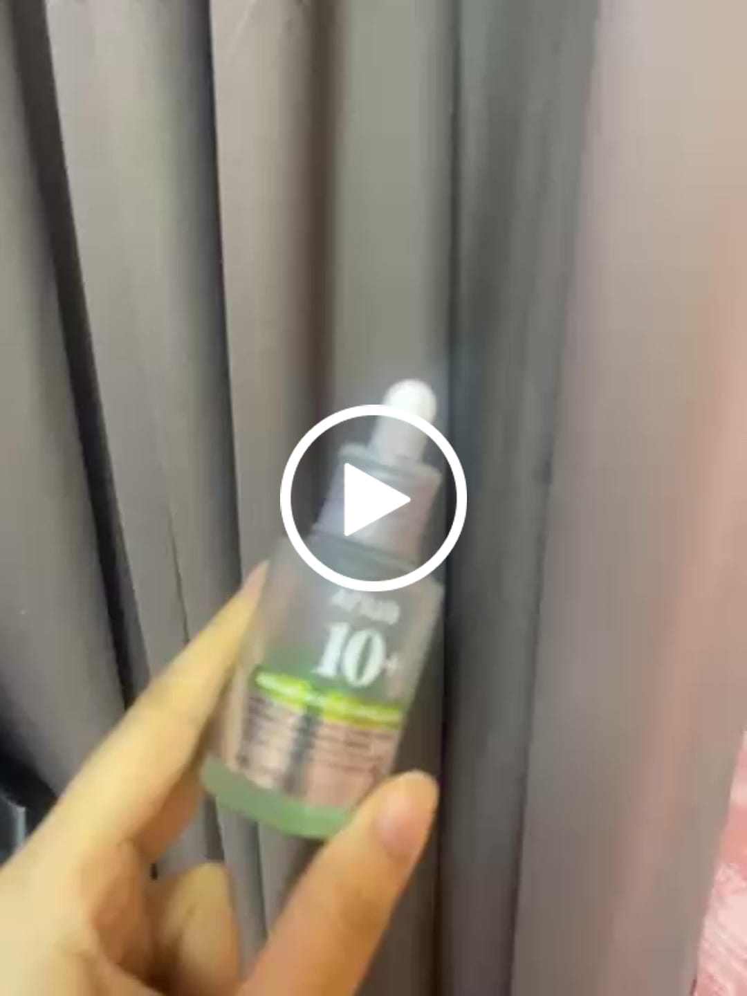 Customer video review of سيرم أنوا بحمض الأزيليك 10% وحمض الهيالورونيك لتهدئة الاحمرار - 30مل