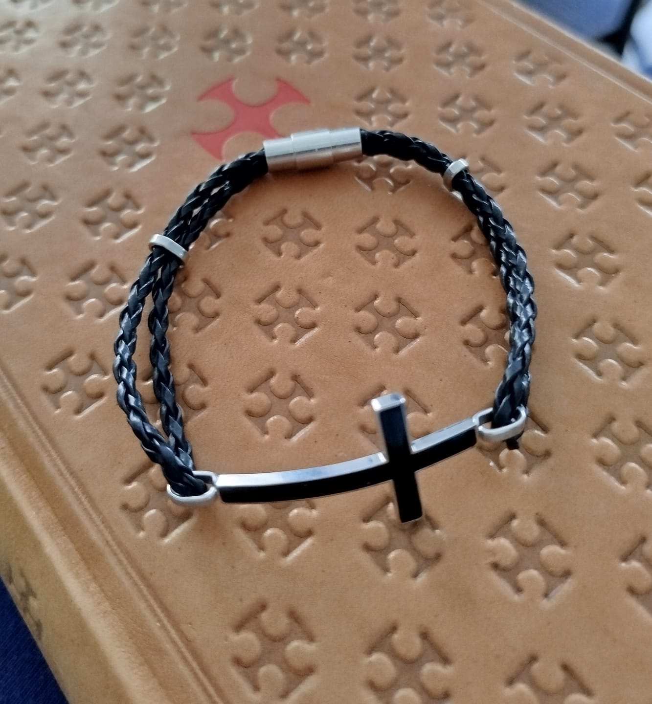 Customer photo review of Bracelet de la Loyauté