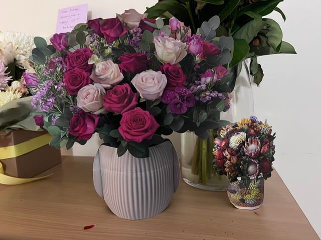 Customer photo review of Rosy Radiance Pop-Up Bouquet