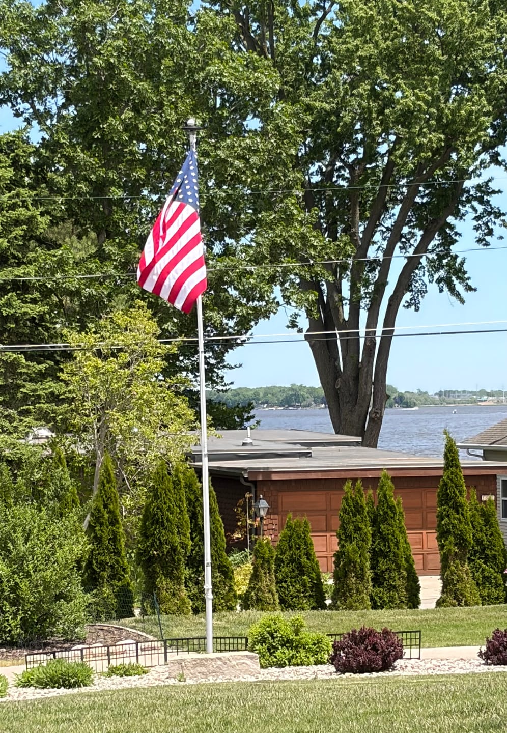 Customer photo review of Everlast American Pride - Spun Polyester Outdoor Flag