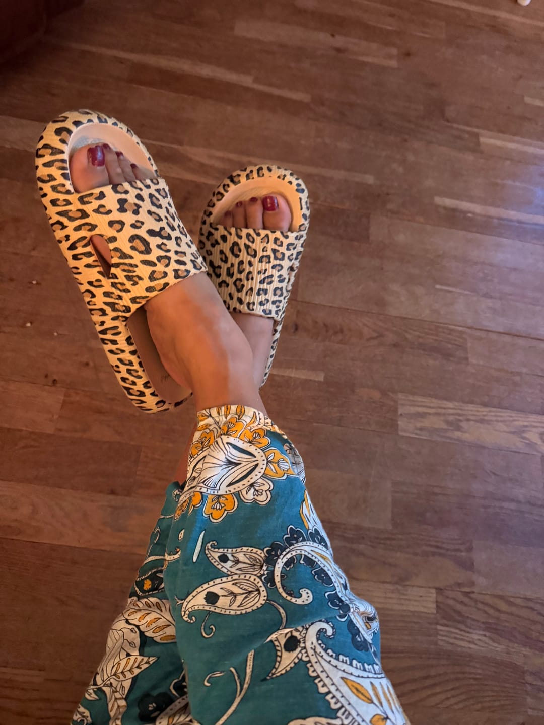 Customer photo review of HappyFlops Limited Editions