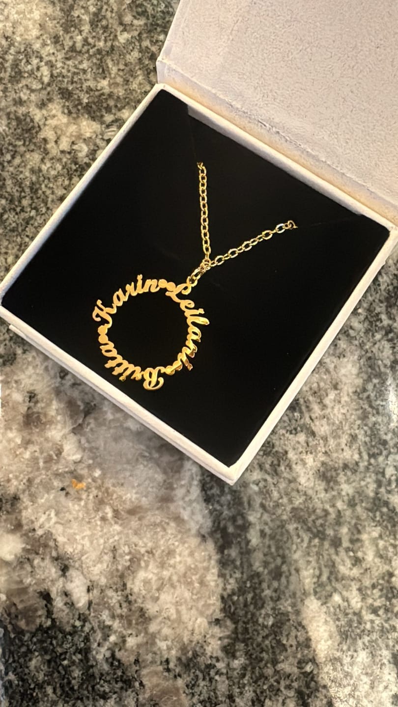 Customer photo review of Namenskette Kreis der Liebe
