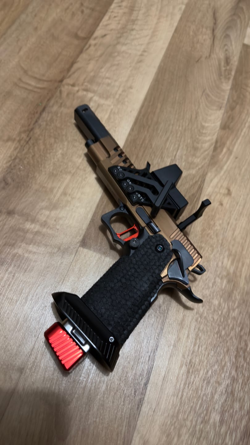 Customer photo review of 2011 Aluminium Double Stack Open Magazine Base Pad