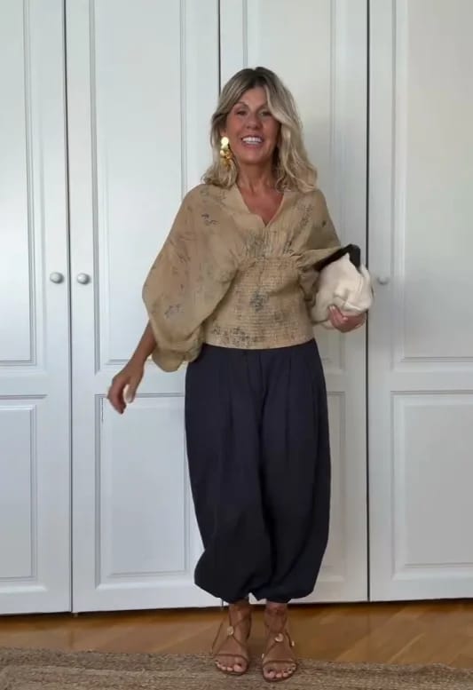 Customer photo review of Gilly Tie Dye V-Neck Blouse