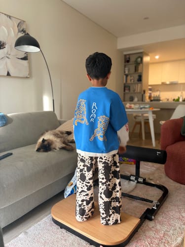 Customer photo review of Roar L/S layer tee