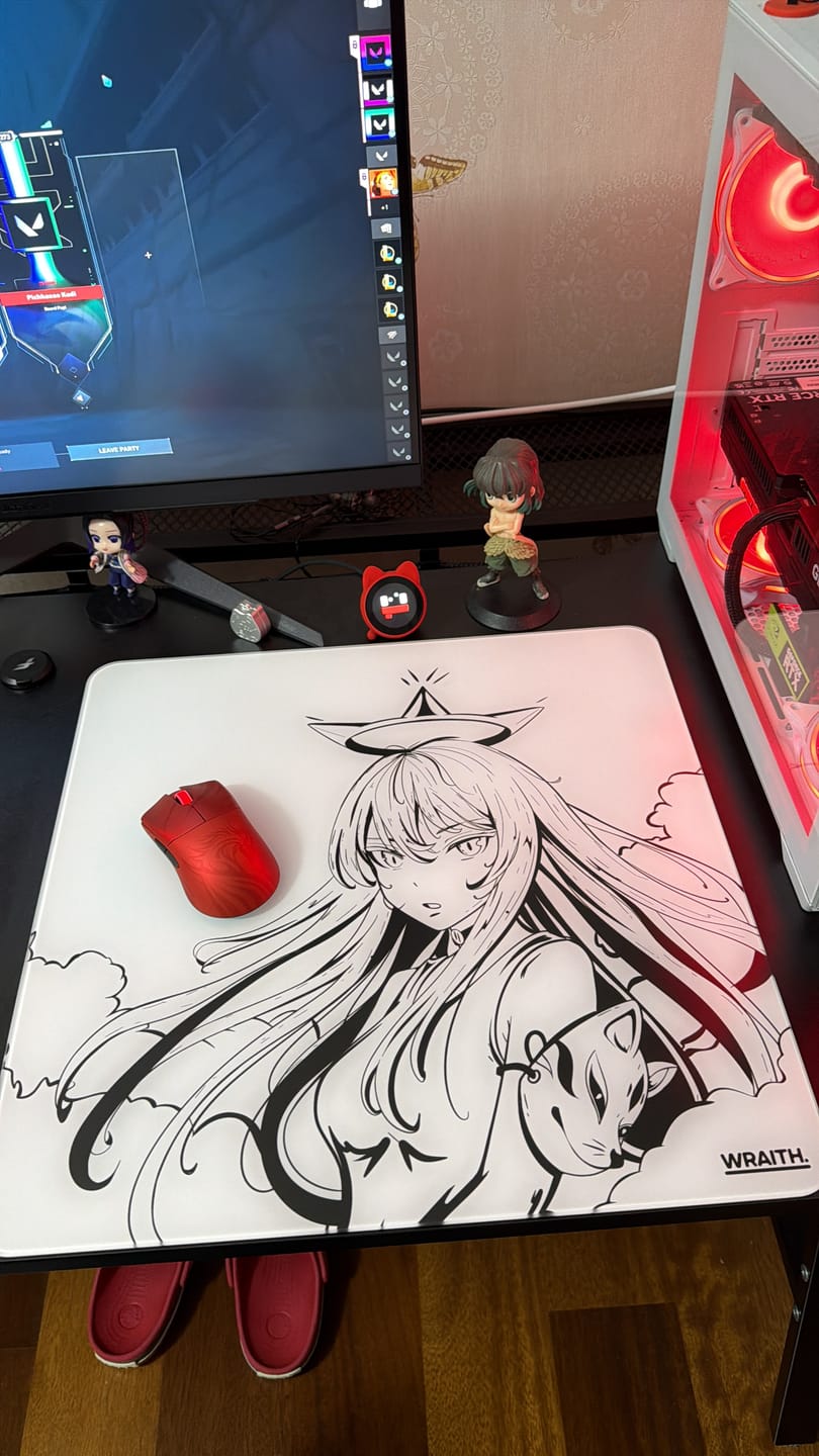 Customer photo review of Wraith Cosmic Glass V2 Cam Mousepad