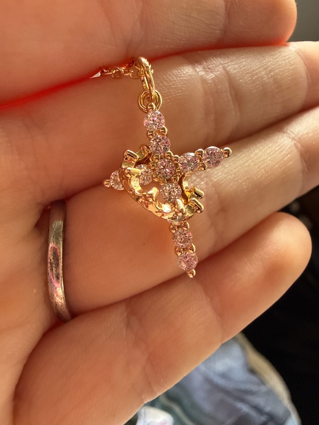 Customer photo review of Collier Croix & Couronne Anti-Stress