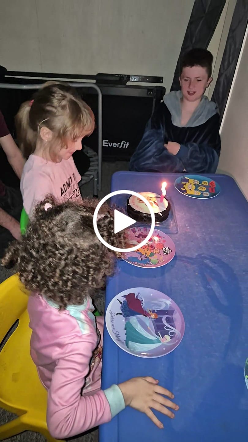 Customer video review of 15 cm Round Custom Edible Icing Image