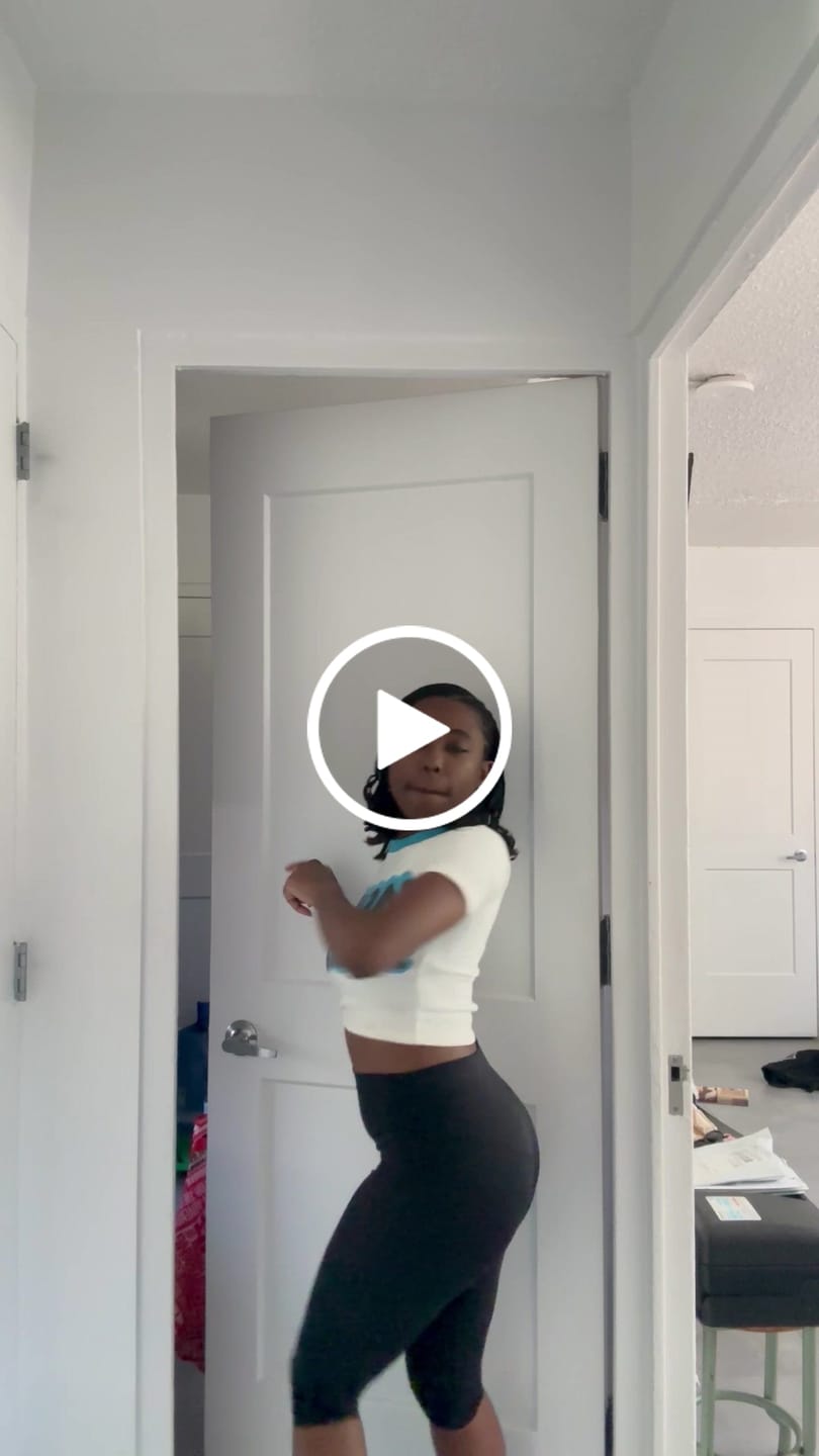 Customer video review of SMOOTH CAPRI