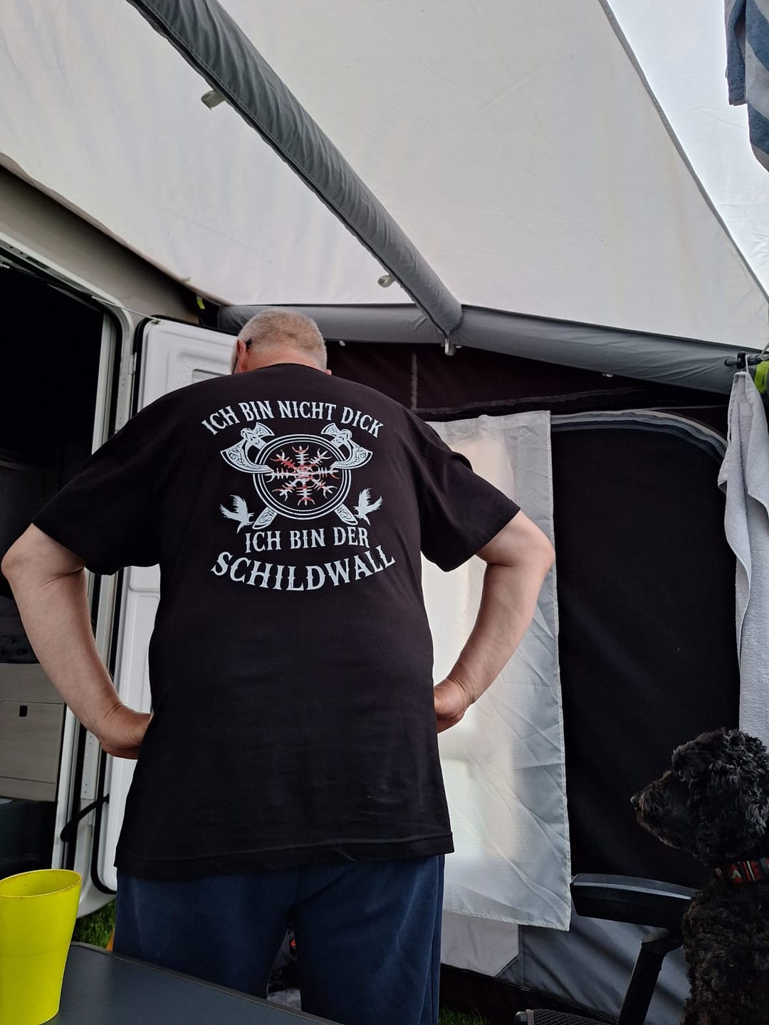 Customer photo review of Wikinger Premiumshirt Backprint  Ich bin der Schildwall.