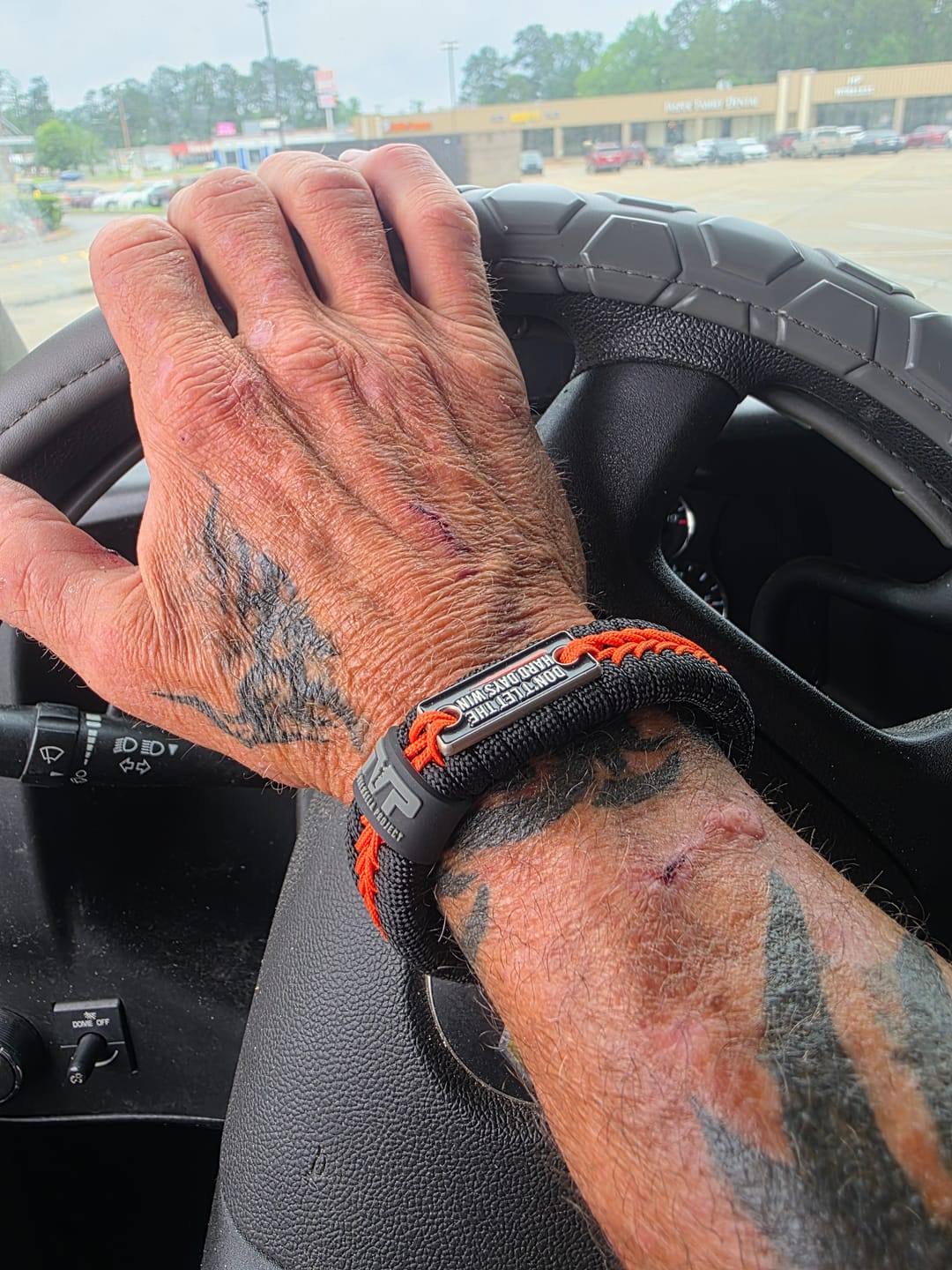 Customer photo review of Hard Days - Paracord Bracelet