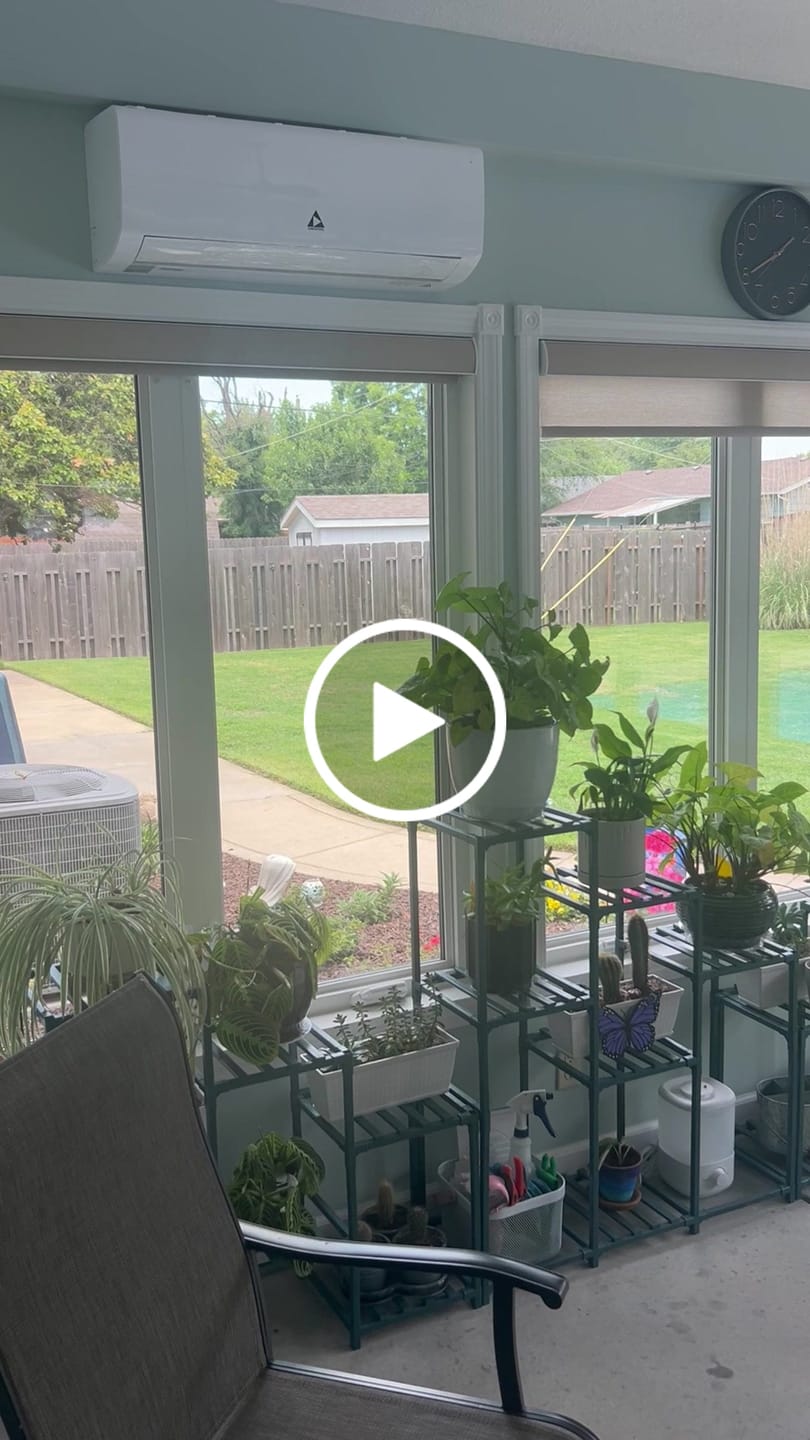 Customer video review of SmartWings Motorized Light Filtering Roller Shades 70% Blackout Safari