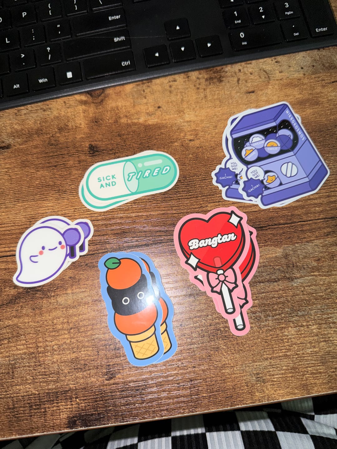 Customer photo review of Mikrokosmos Gachapon Sticker