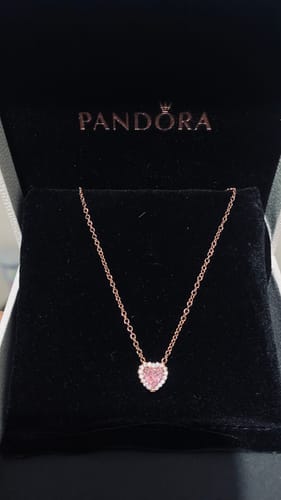 Customer photo review of COLLAR PANDORA ORO ROSA CORAZON ELEVADO ROSA + KIT DE REGALO