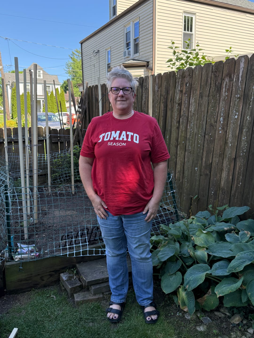 Customer photo review of Tomato Season T-Shirt
