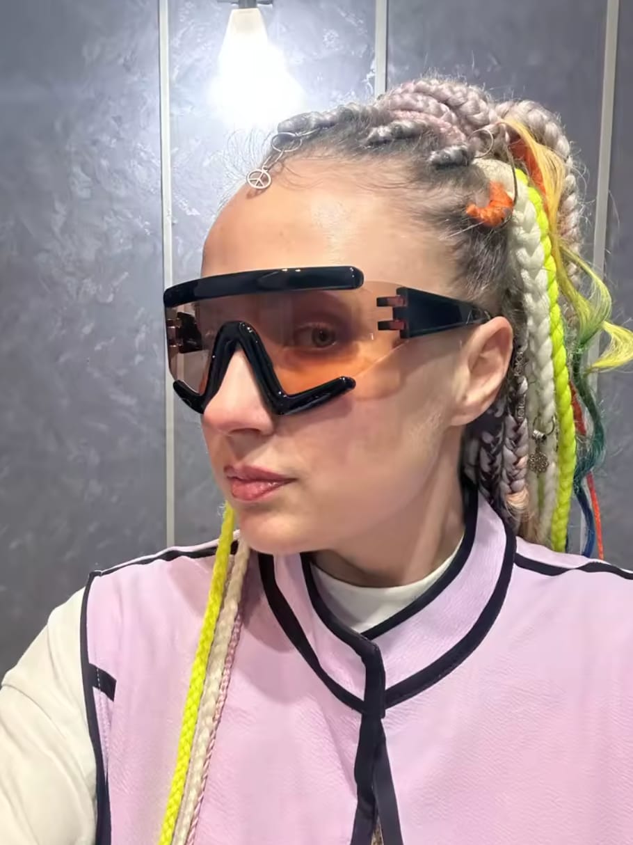 Customer photo review of Y2K One-Piece Cyberpunk Sunglasses