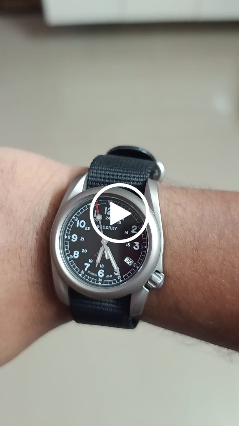 Customer video review of VOYAGER - 100M Waterproof Titanium Automatic Field Watch | Black