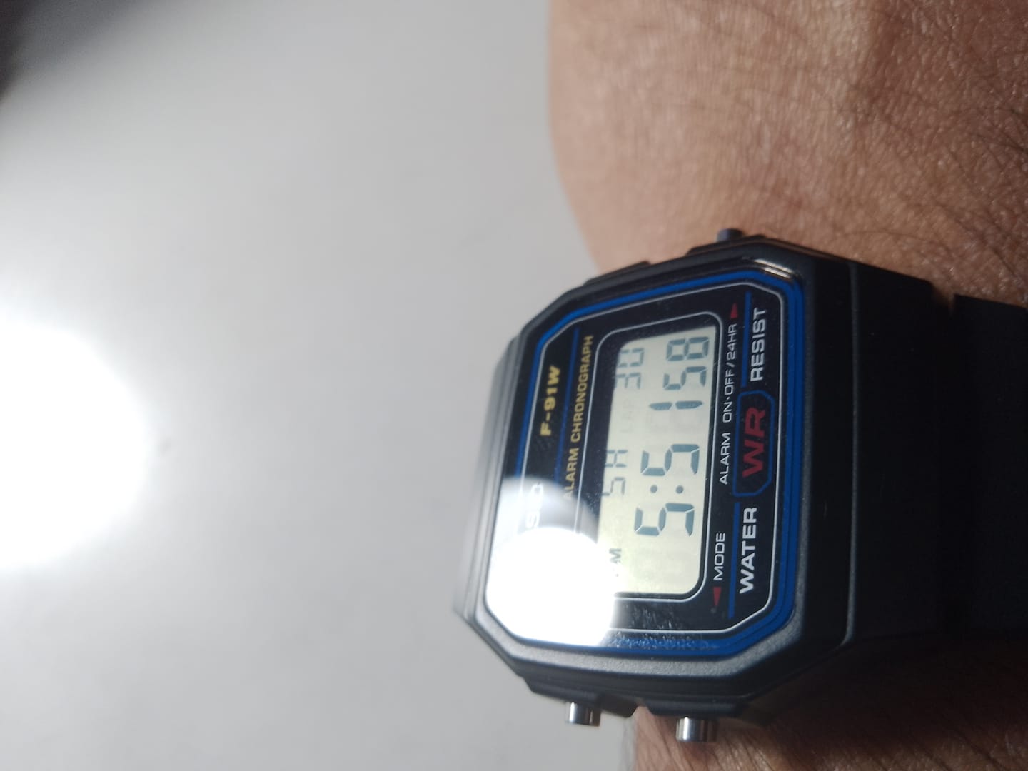Customer photo review of Reloj Casio Vintage F-91W-1DG Clásico Líneas Azules