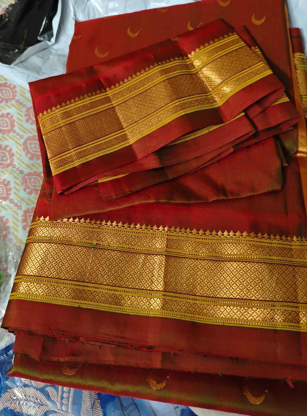 Customer photo review of Chandrakor Parampara Revival ~ Handloom Pure Silk Maharani Paithani with Majestic Maharani Pallu in Dual Tone Green Red
