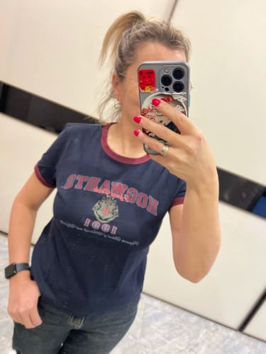Customer photo review of Semir Women's Short Sleeve T-Shirt – Retro Color-Block Slim Fit Tee