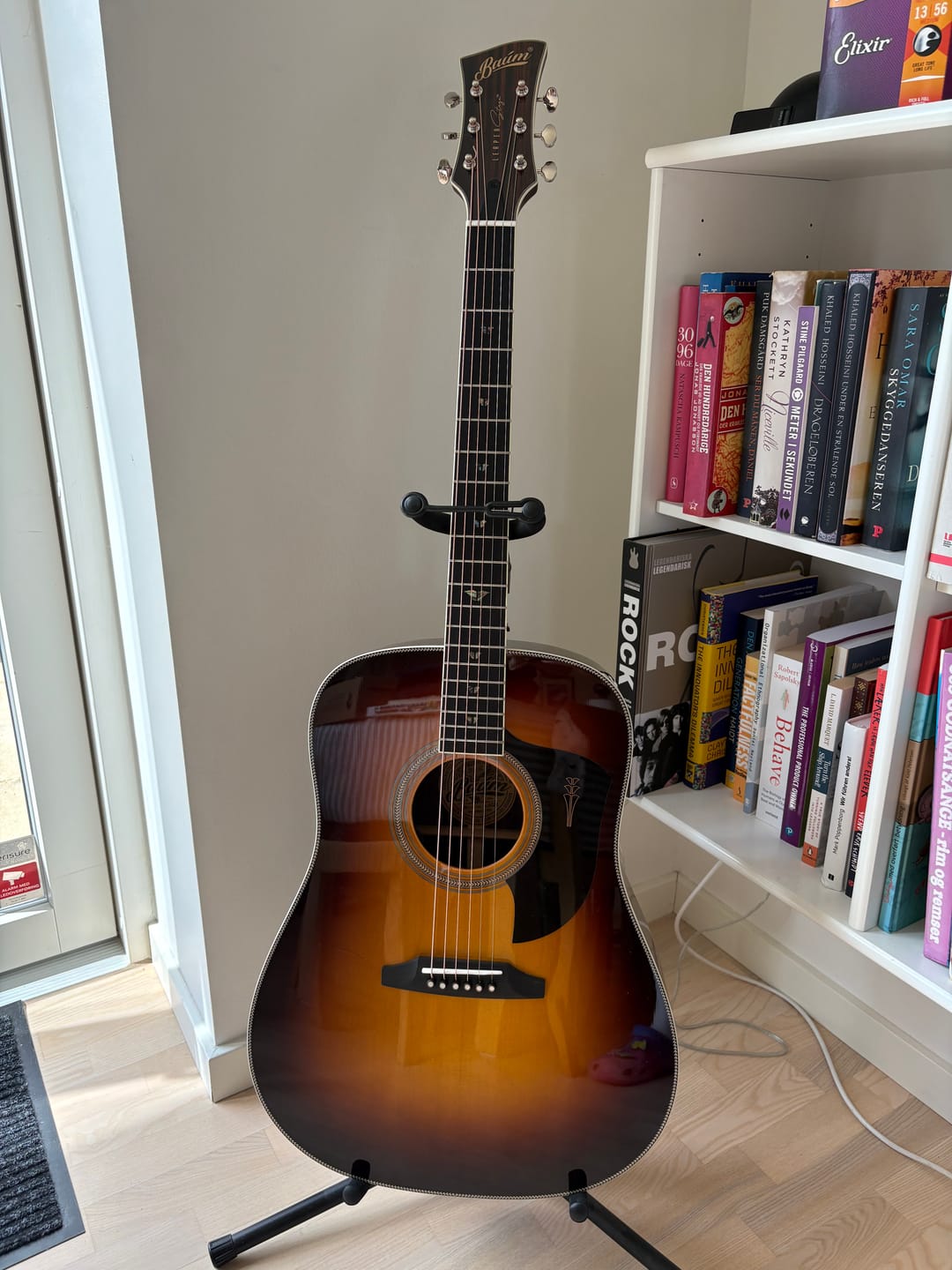 Customer photo review of Leaper Stage - Deep Honey Burst (2026)