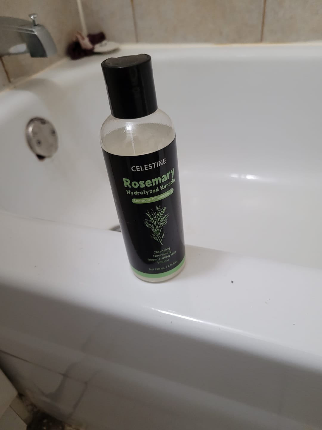 Customer photo review of SHAMPOING NATUREL AU ROMARIN ET À LA KÉRATINE — POUR DES CHEVEUX PLUS ÉPAIS ET PLUS VOLUMINEUX