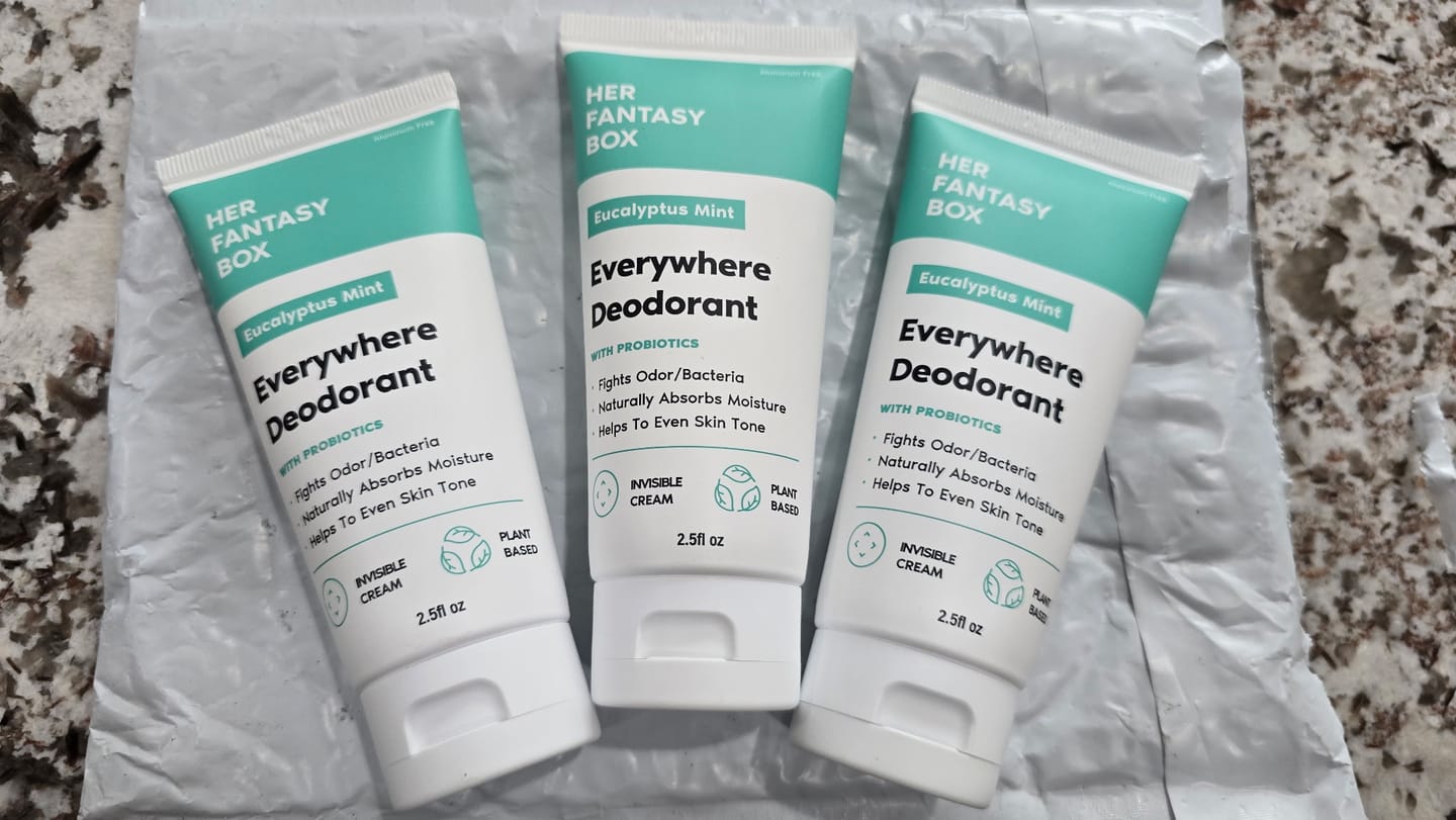 Customer photo review of Her Fantasy Box Soft & Clean Body Hygiene Kit