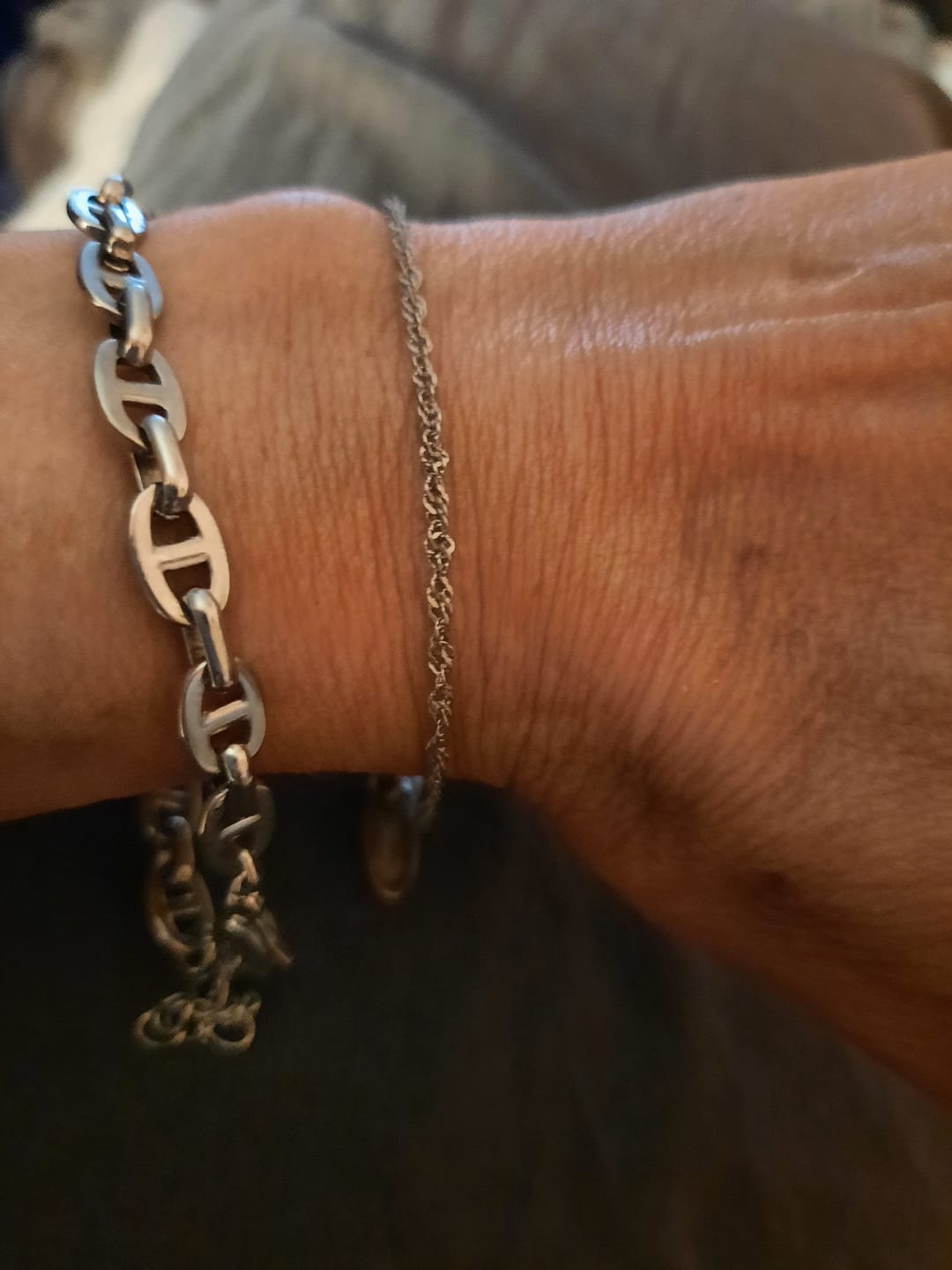 Customer photo review of Twisted Simple Armband 14K Vergoldet