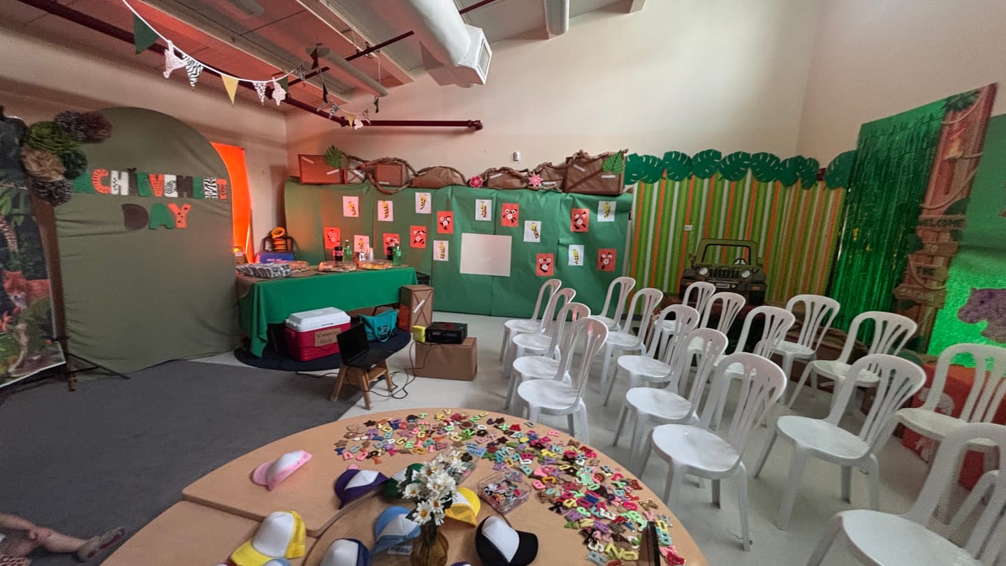 Customer photo review of Inflable 12x13 + estación de gorras