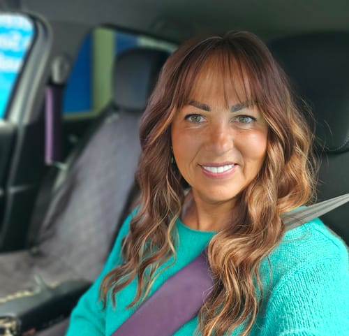 Customer photo review of JBEXTENSION 22 Inches Scalpiana Long Wave Toasted Sienna 3.5X4 Hard Silky Top Natural Scalp Effect Wig with Bangs OSSIE TOASTED SIENNA