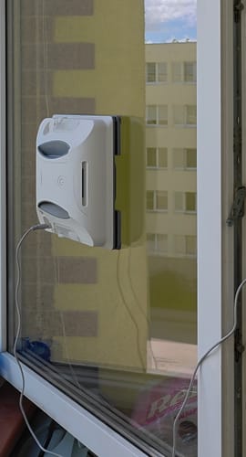 Customer photo review of FMART W6 langų valymo robotas