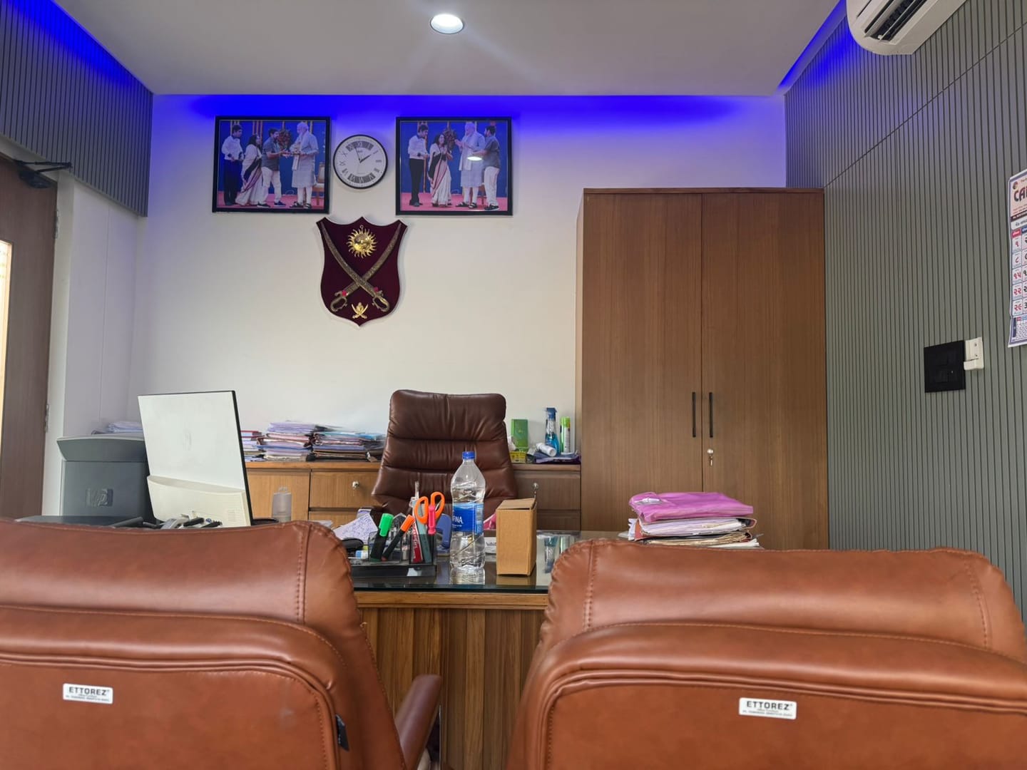 Customer photo review of Ettorez Fortuna High-Back Executive Leatherette Chair