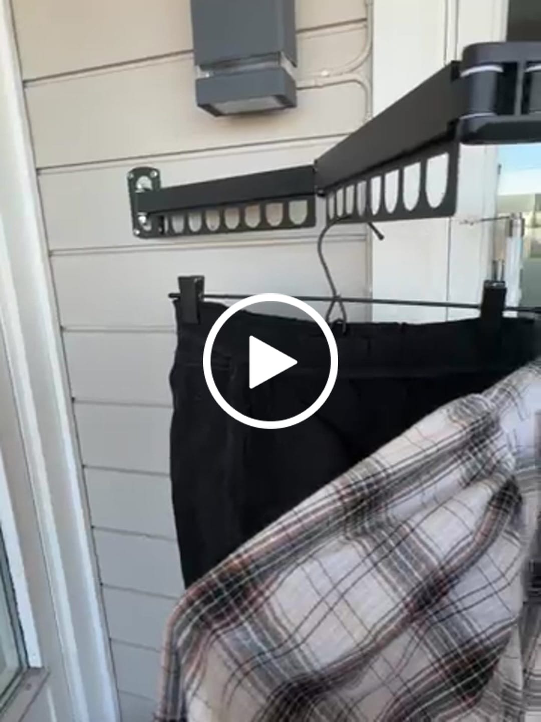 Customer video review of Veggmontert tørkestativ, uttrekkbart