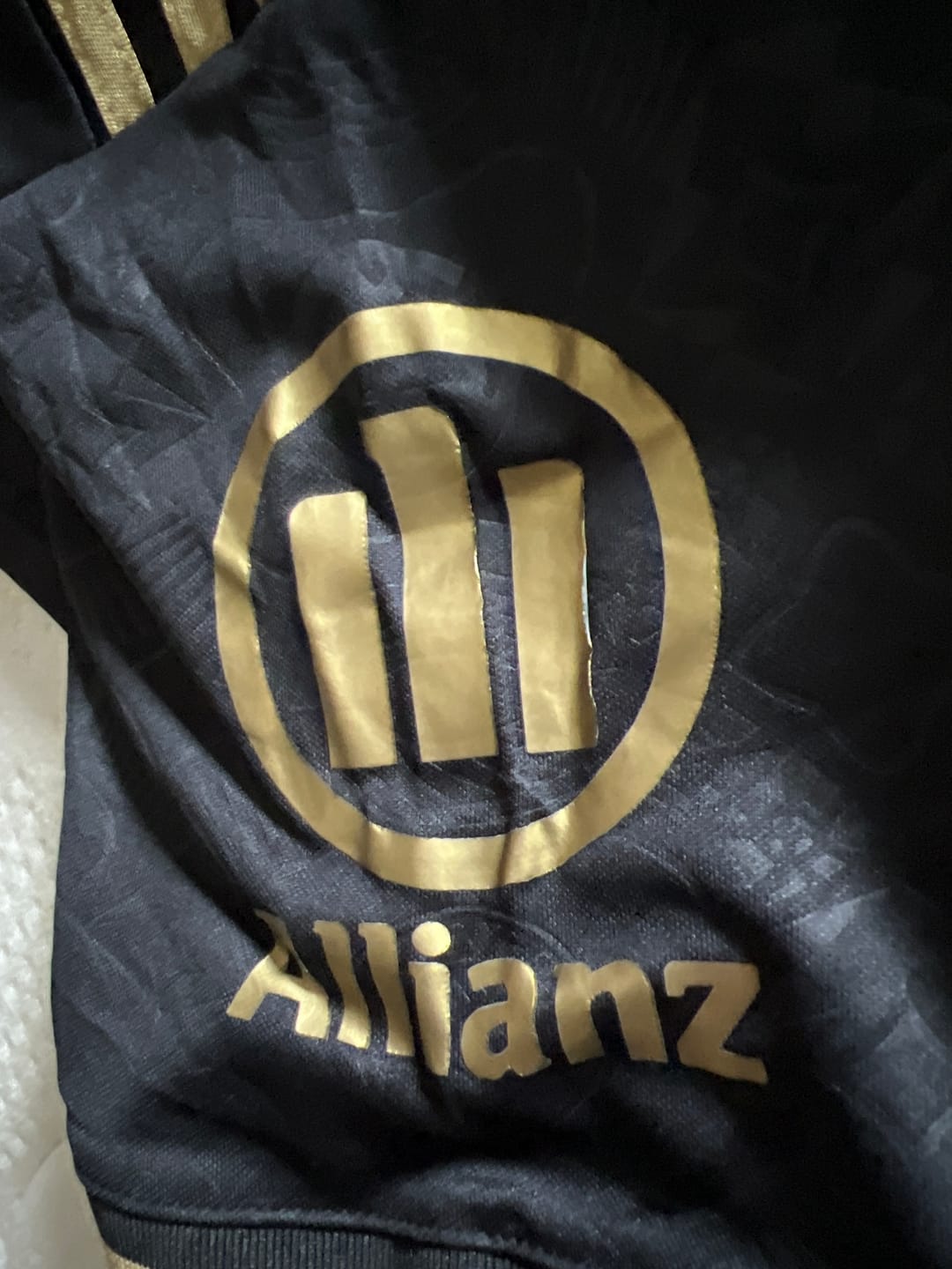 Customer photo review of KKGool -  Maillot Bayern Munich Noir 125 ans 2025/2026