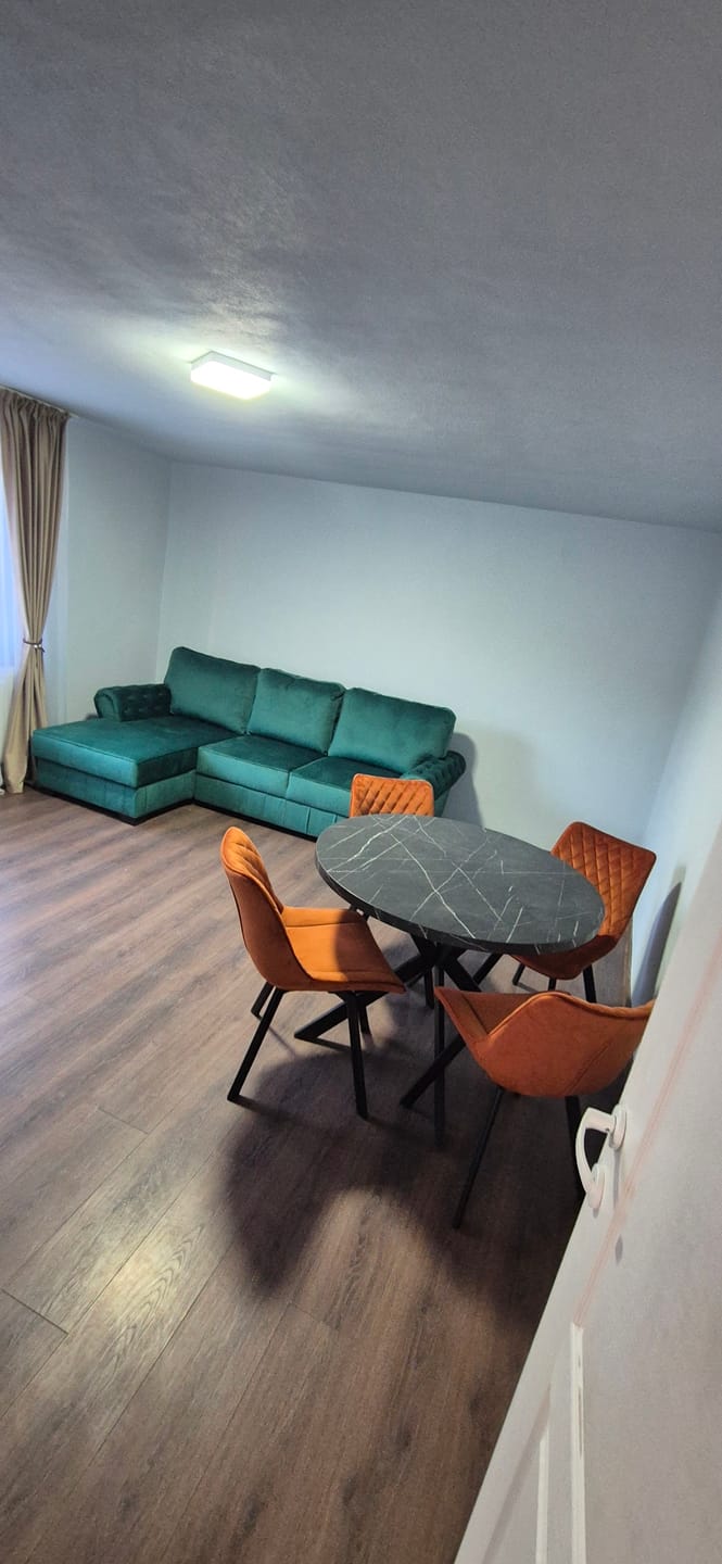 Customer photo review of Scaun rotativ K520, caramiziu/negru, stofa catifelata/metal, 45x63x80 cm